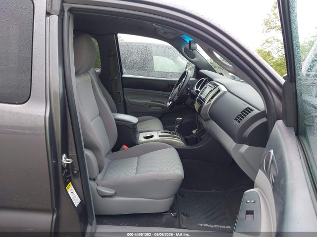 Toyota Tacoma Base V6