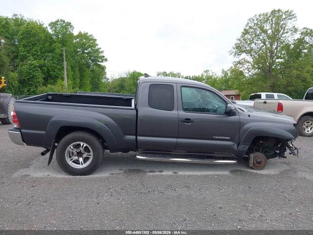 Toyota Tacoma Base V6