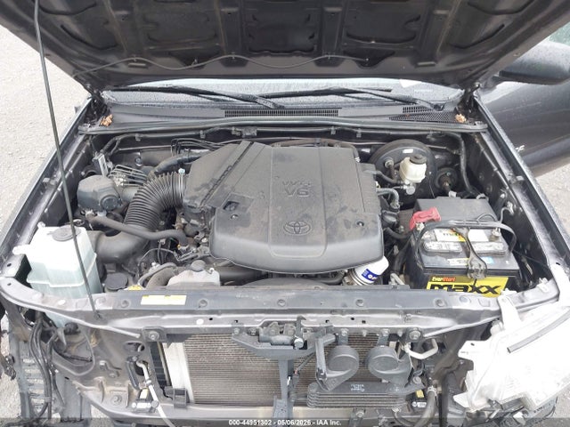 Toyota Tacoma Base V6