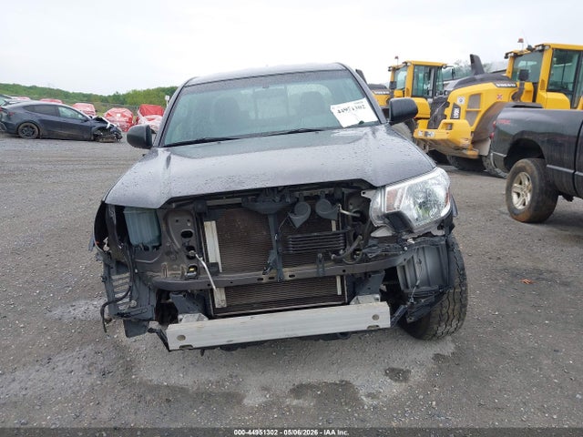Toyota Tacoma Base V6