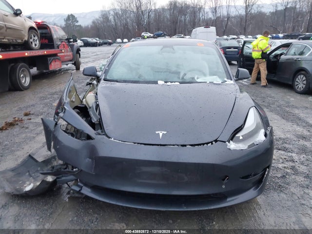 Tesla Model 3 Rear-wheel Drive