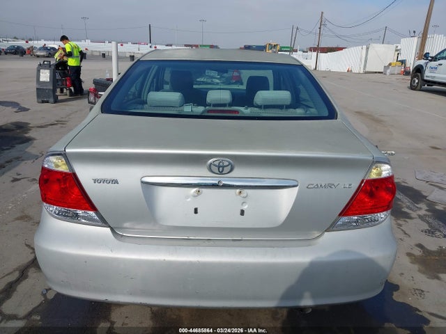 Toyota Camry Le