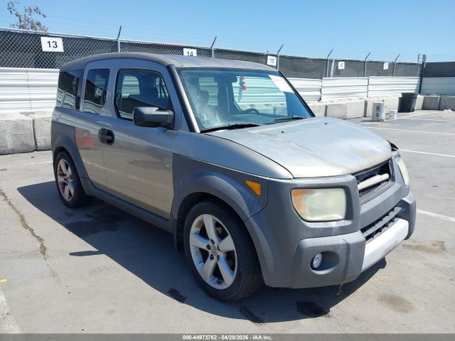 Salvage Honda Element Image