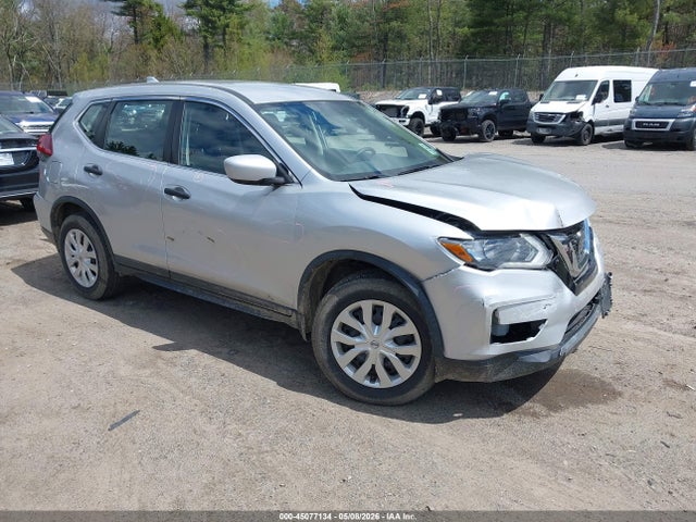 Salvage Nissan Rogue Image