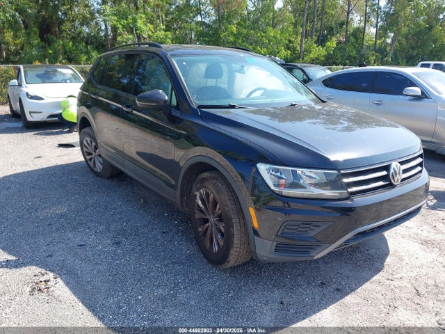 Salvage Volkswagen Tiguan Image