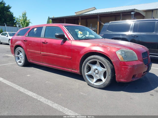 Salvage Dodge Magnum Image
