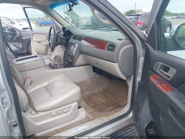 Chevrolet Suburban 1500 Ltz