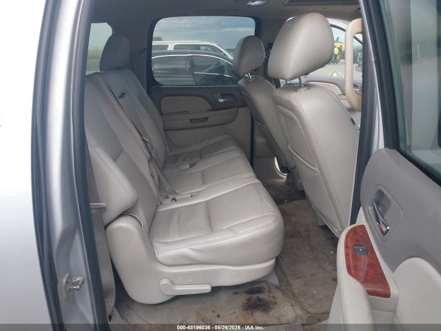 Chevrolet Suburban 1500 Ltz