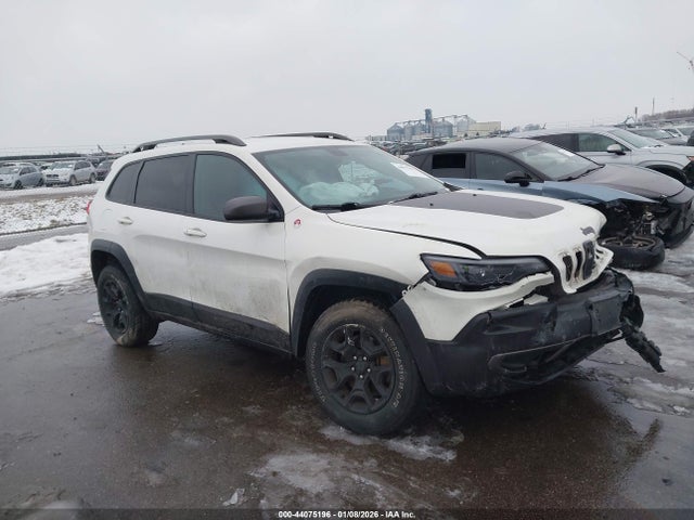 Salvage Jeep Cherokee Image