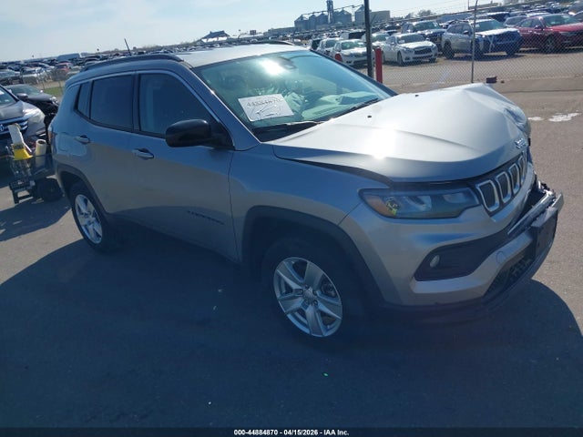 Salvage Jeep Compass Image