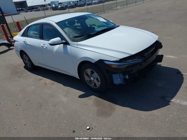 Salvage Hyundai ELANTRA Image