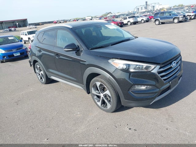 Salvage Hyundai TUCSON Image