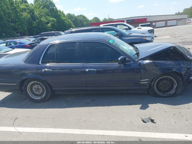 Ford Crown Victoria
