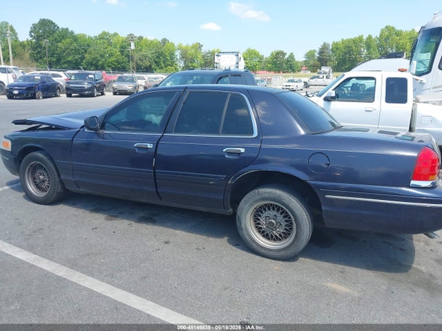 Ford Crown Victoria