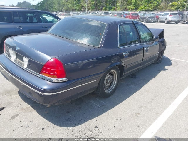 Ford Crown Victoria