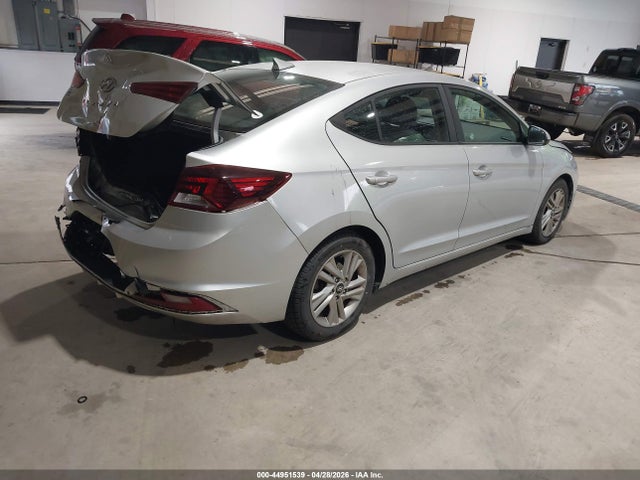 Hyundai ELANTRA Sel