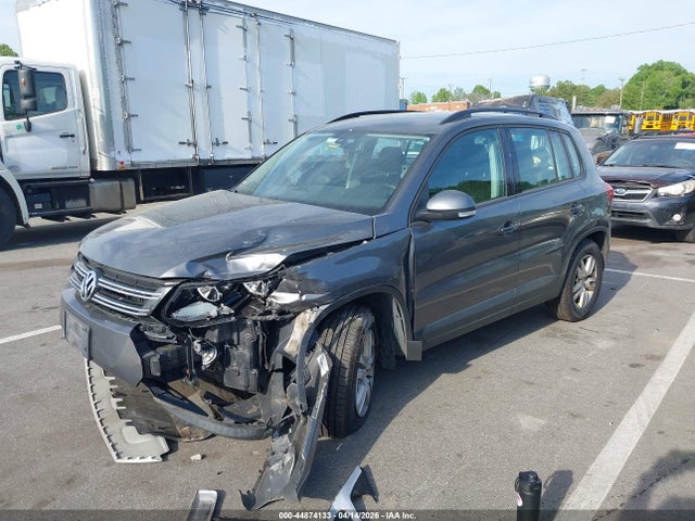 Volkswagen Tiguan S