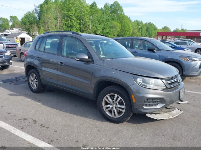 Salvage Volkswagen Tiguan Image