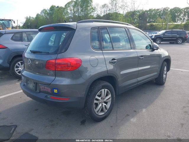 Volkswagen Tiguan S