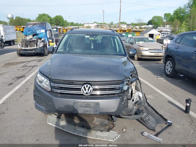 Volkswagen Tiguan S