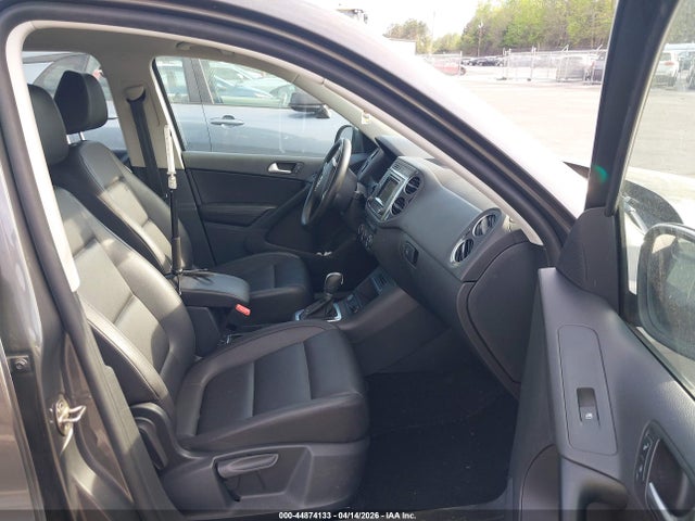 Volkswagen Tiguan S