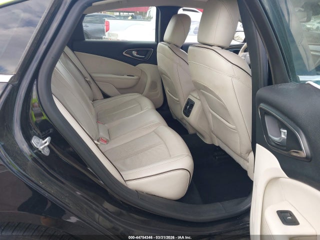 Chrysler 200 C