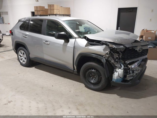 Salvage Toyota RAV4 Image