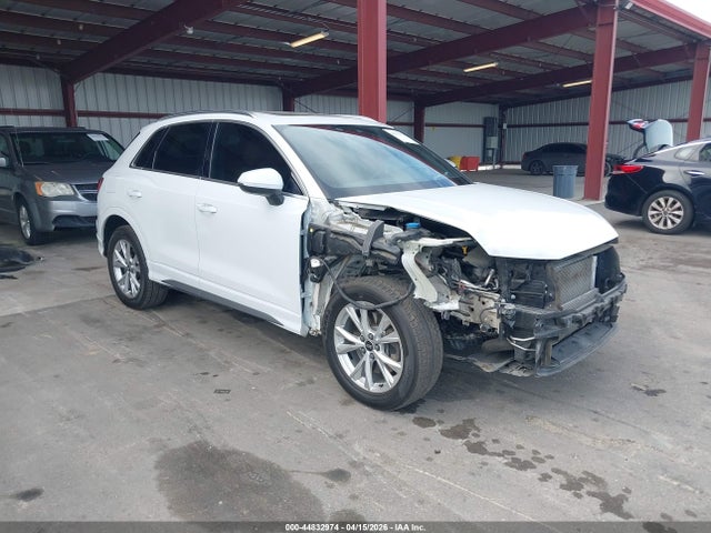Salvage Audi Q3 Image