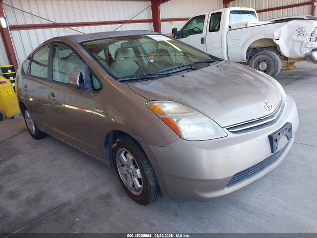 Salvage Toyota Prius Image