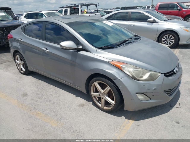 Salvage Hyundai ELANTRA Image