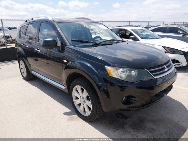 Salvage Mitsubishi Outlander Image