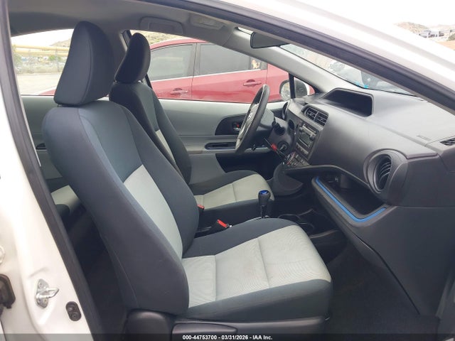 Toyota Prius c Two