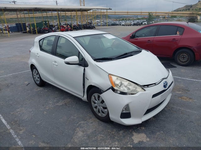 Salvage Toyota Prius c Image