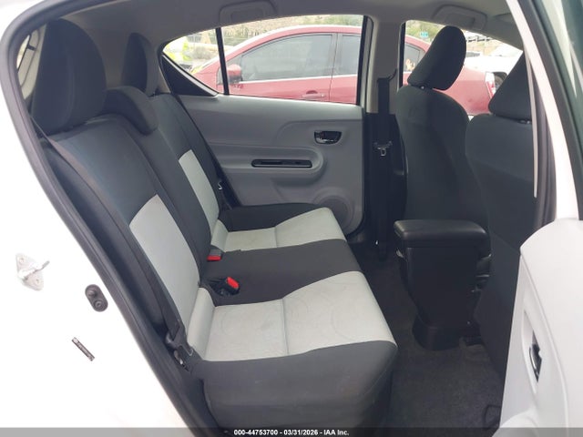 Toyota Prius c Two