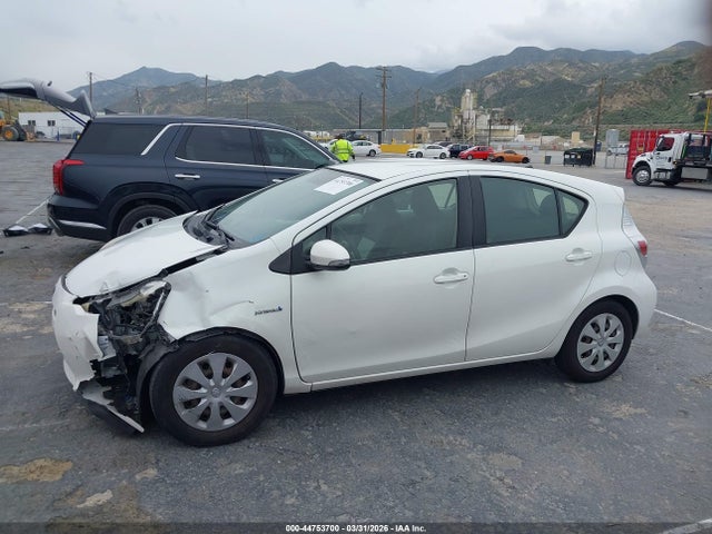 Toyota Prius c Two