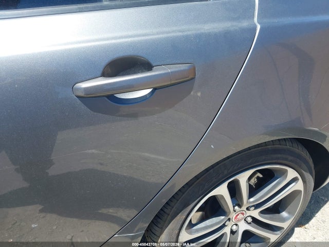 Jaguar XE 35t Premium
