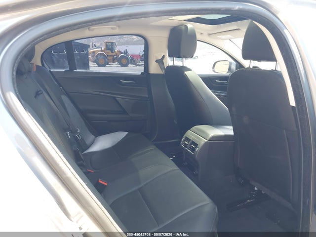 Jaguar XE 35t Premium