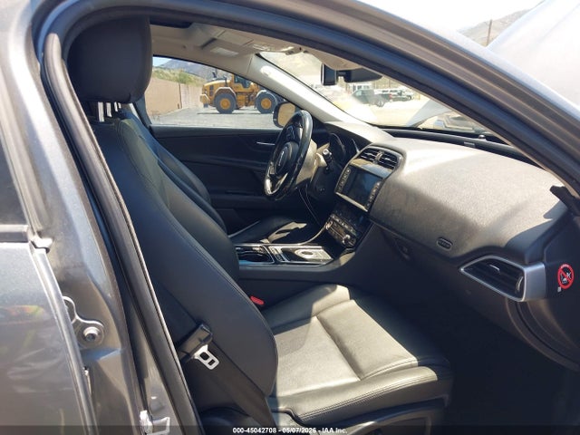 Jaguar XE 35t Premium