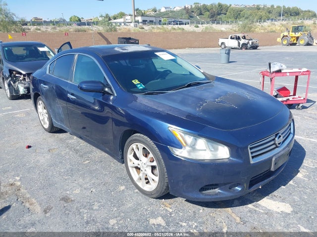 Salvage Nissan Maxima Image