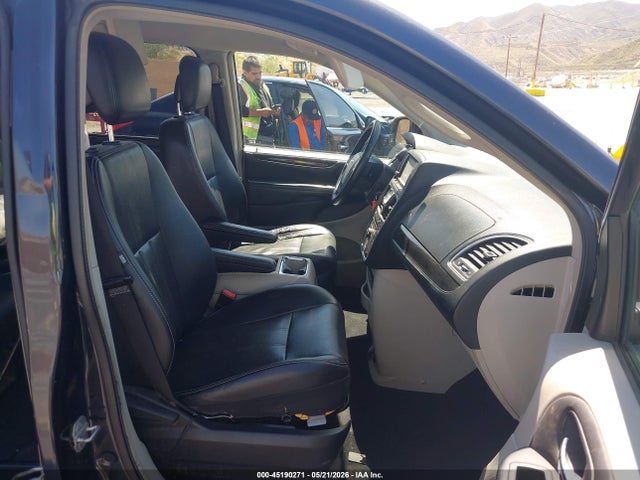 Chrysler Town & Country Touring