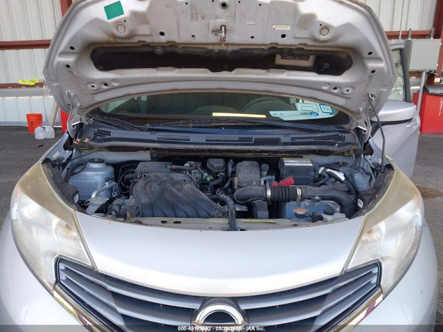 Nissan Versa S (sr)