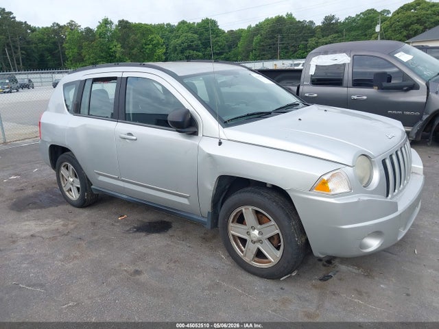 Salvage Jeep Compass Image