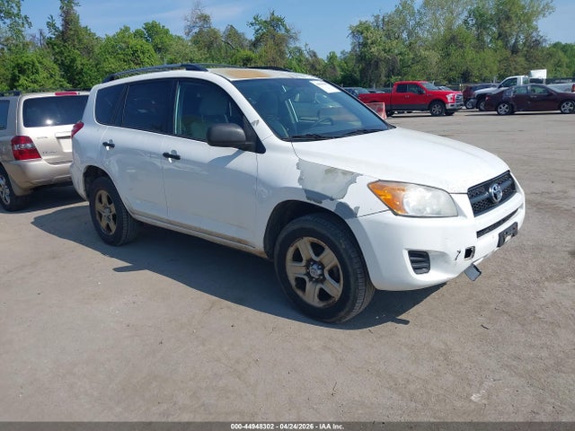 Salvage Toyota RAV4 Image