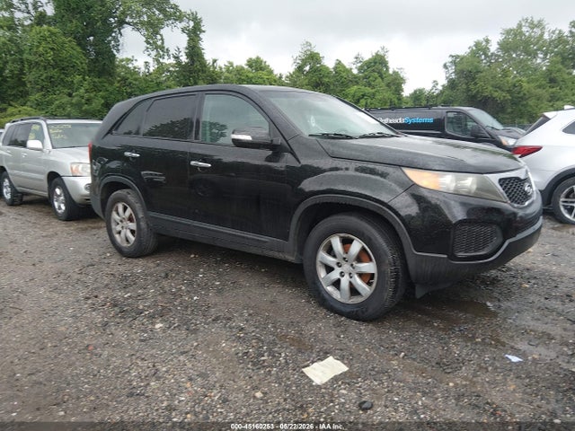 Salvage Kia Sorento Image