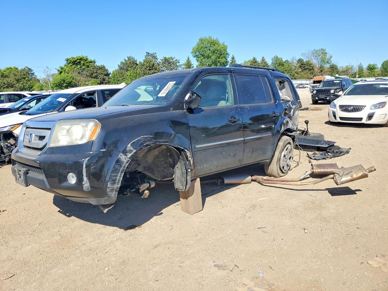 Salvage Honda Pilot Image