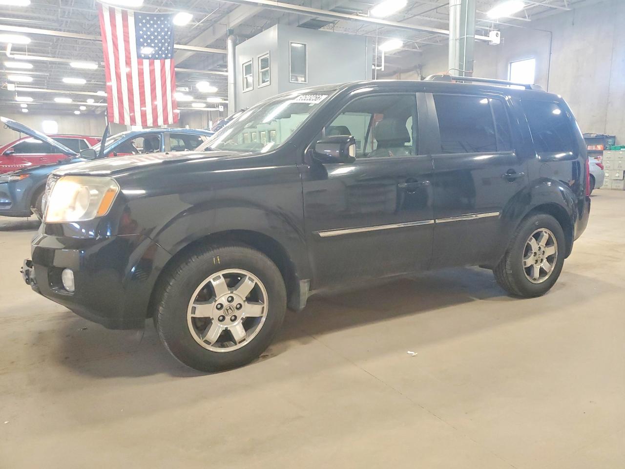 Salvage Honda Pilot Image