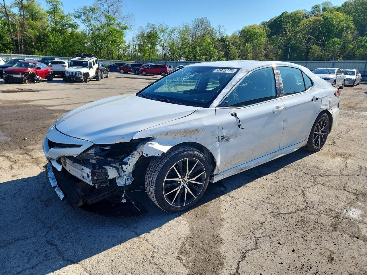 Salvage Toyota Camry Image