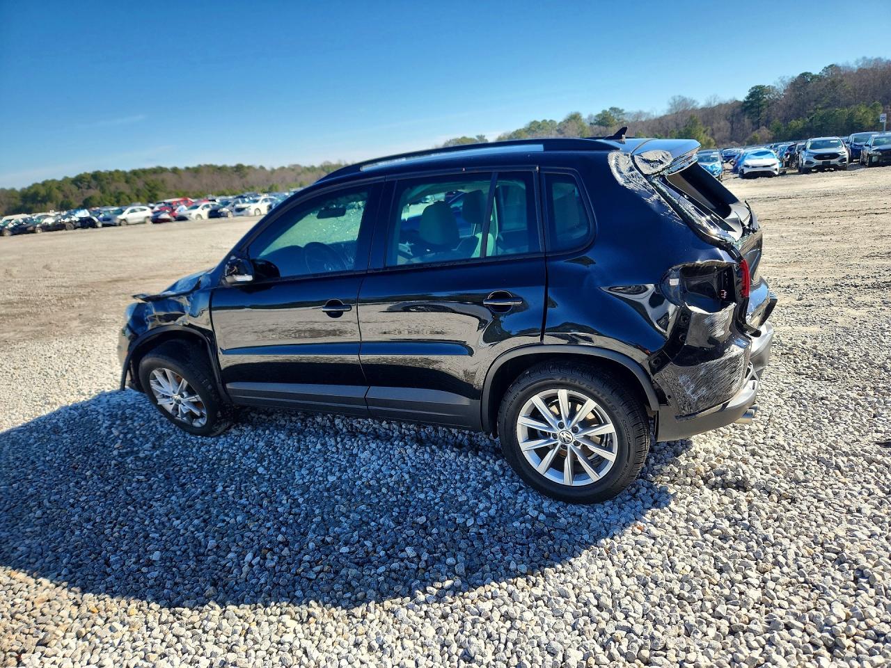 Volkswagen Tiguan S