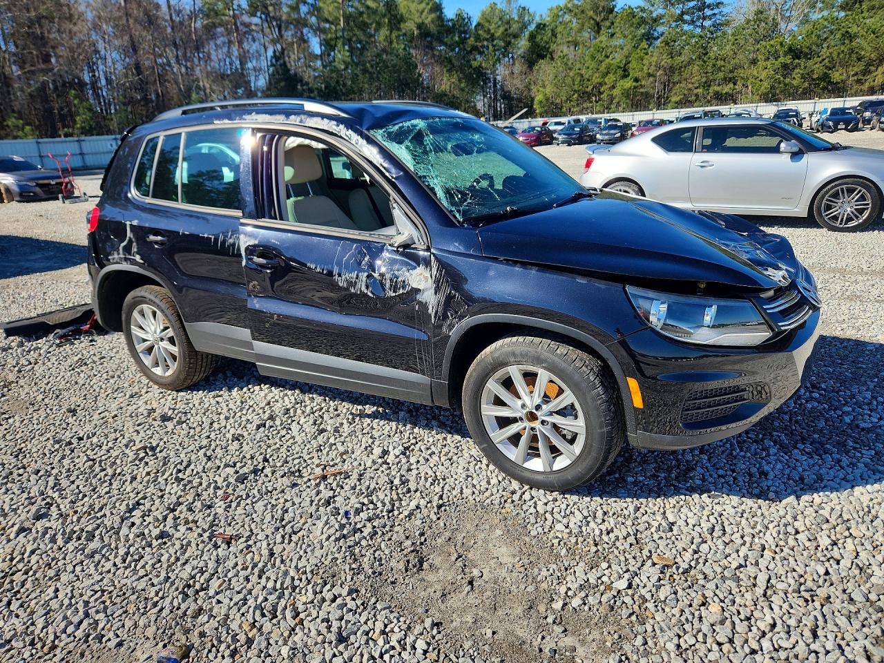 Volkswagen Tiguan S