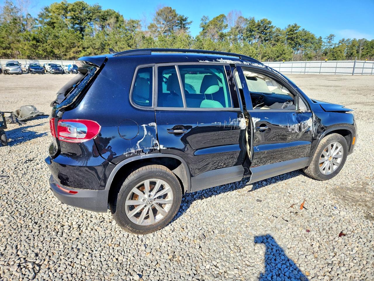 Volkswagen Tiguan S
